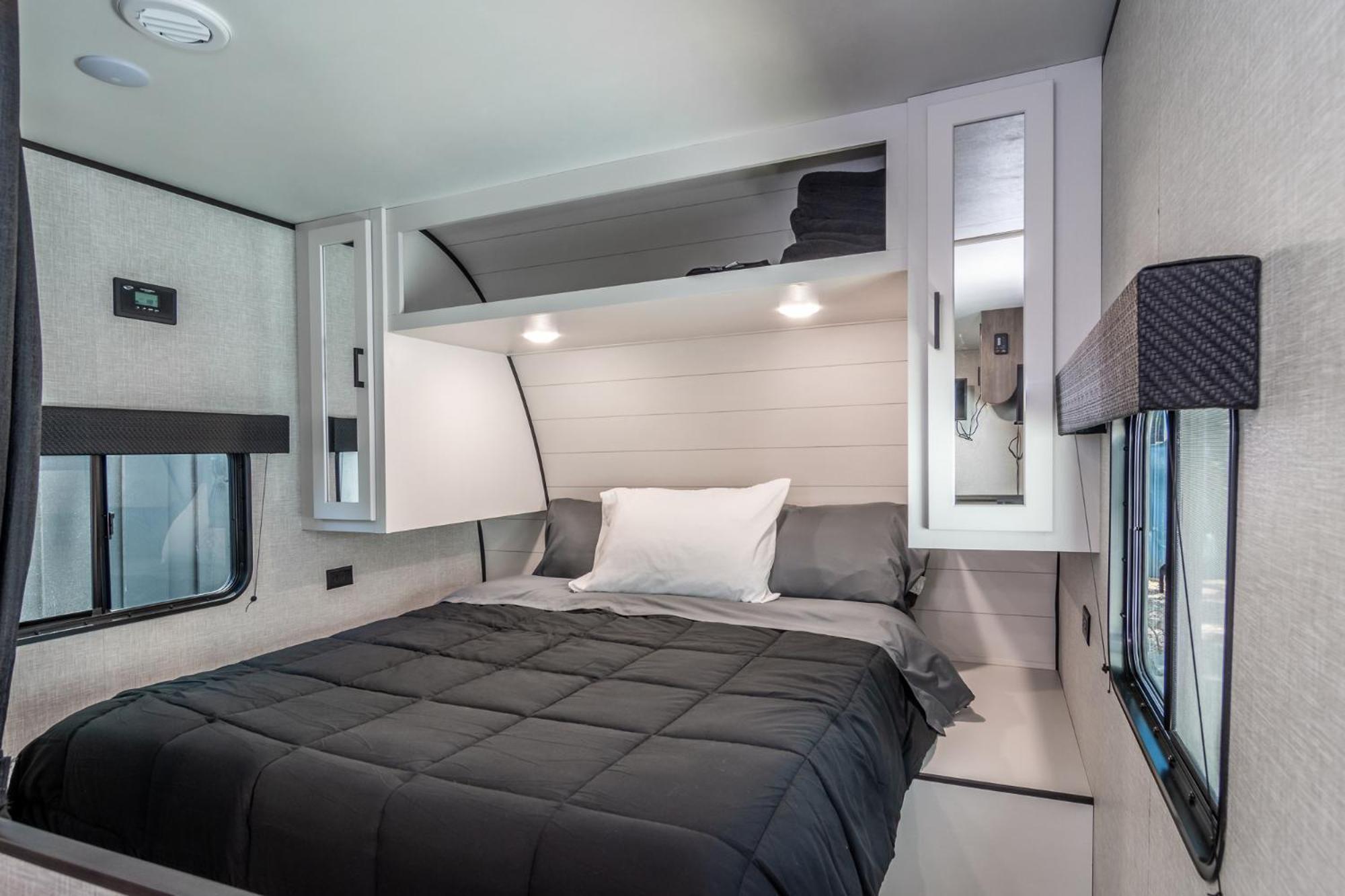 Chic Rv Retreat, Stunning Yard In Roseburg Hotell Exteriör bild