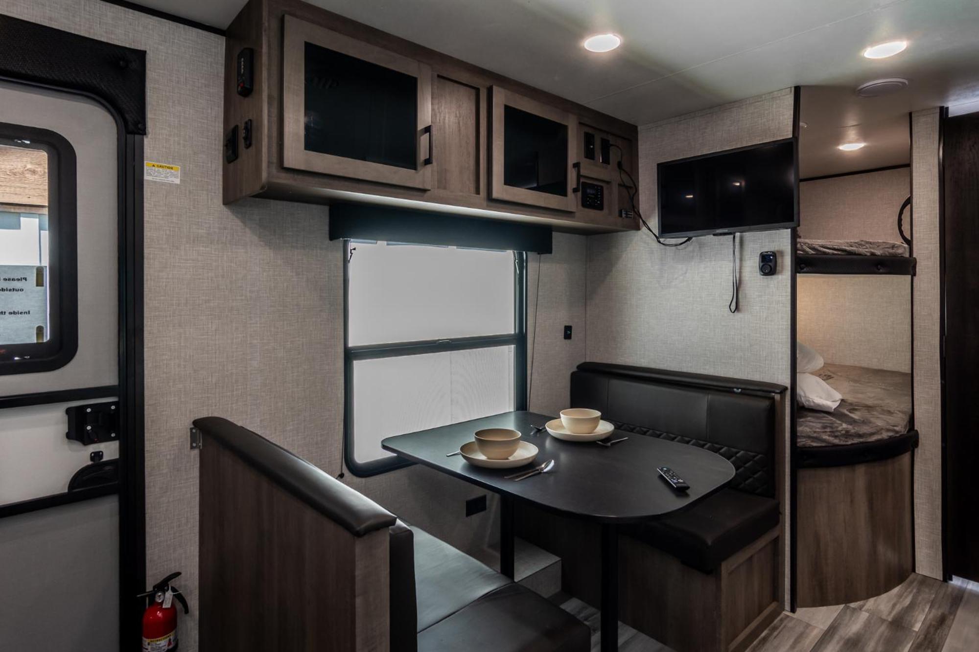 Chic Rv Retreat, Stunning Yard In Roseburg Hotell Exteriör bild