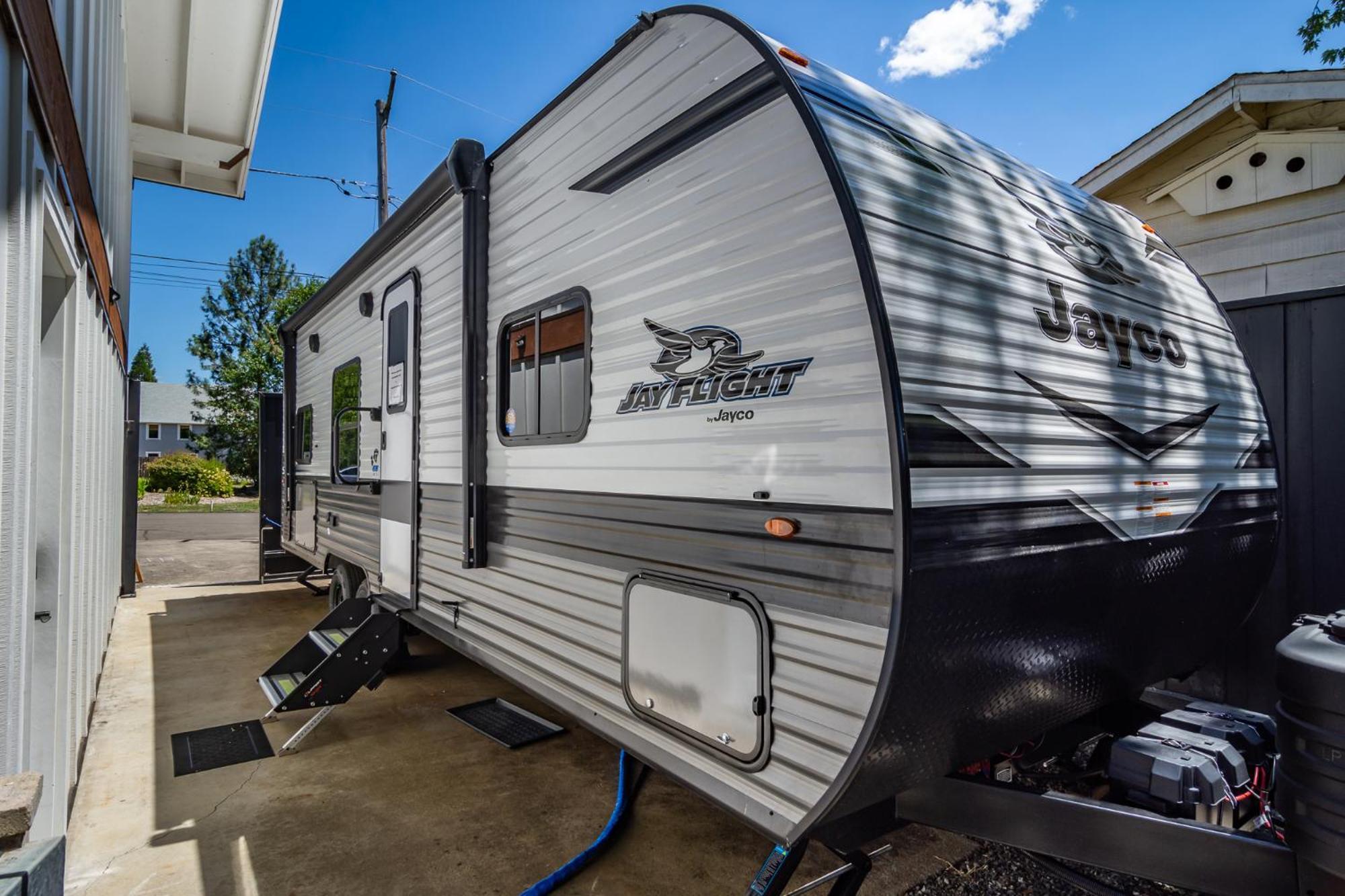 Chic Rv Retreat, Stunning Yard In Roseburg Hotell Exteriör bild