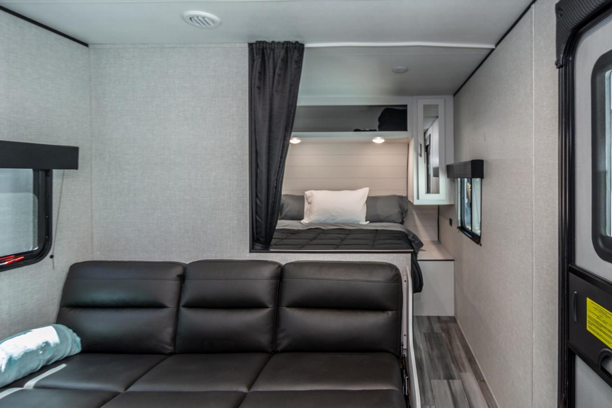 Chic Rv Retreat, Stunning Yard In Roseburg Hotell Exteriör bild